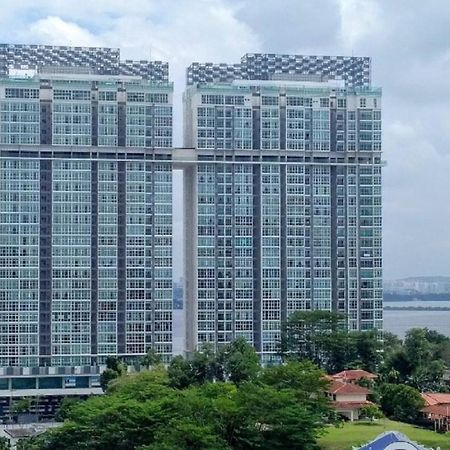 Experience The Coast - Hostahome Suites At Paragon Residence Near Downtown Johor Bahru Exterior photo